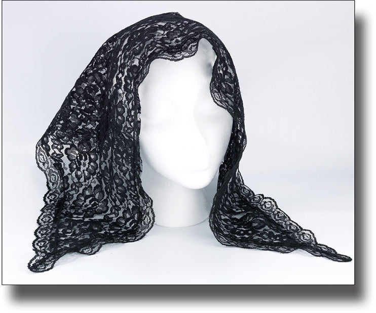 Mantilla Black Triangle  39X39X29" with satin pouch